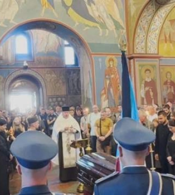 У Михайлівському соборі в Києві прощаються із загиблим пілотом F-16