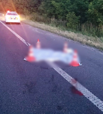 У Рівному водій тікав від патрульних, збив шлагбаум та заїхав на.. територію відділку поліції. ФОТО