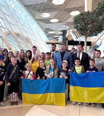 Групу дітей із Сумщини прийняли на відпочинок в Азербайджані