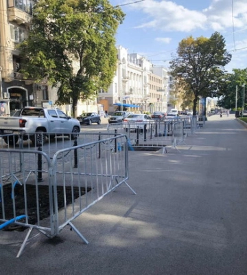 У центрі Харкова висадять дуби та клени замість засохлих лип