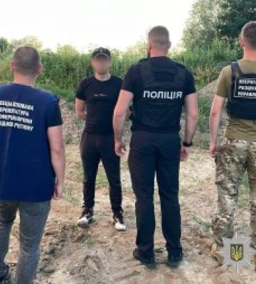На Закарпатті затримали організатора незаконного переправлення ухилянтів через кордон — просив $5000 за «втечу» до Словаччини