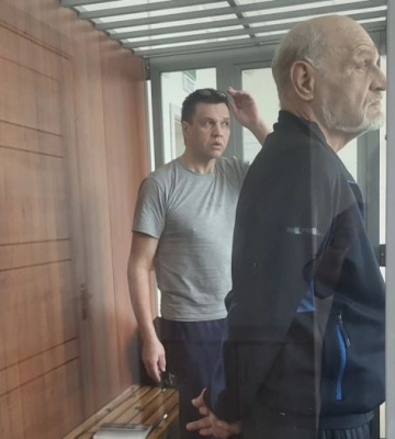 Вломились с автоматом и представились военной полицией: в оккупированном Мелитополе мужчину осудили за похищение жены (скрин)