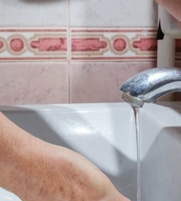 Немає води: причини відключень у Дніпрі та передмісті