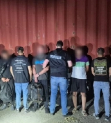 10 500 доларів за поїздку до Молдови у фурі з дровами: на Одещині викрили спробу незаконного переправлення чоловіків