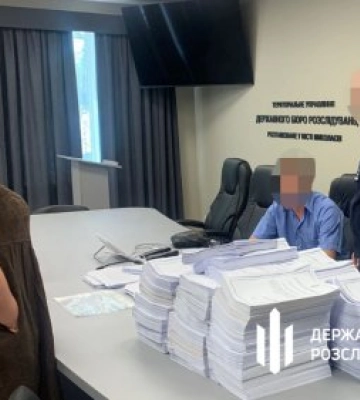 За матеріалами ДБР судитимуть посадовця військової частини на Миколаївщині, який із братом незаконно оформлював «бойові» виплати
