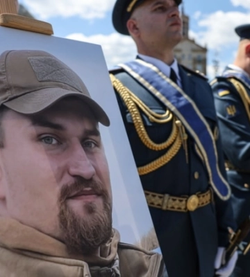 У Києві попрощалися із загиблим пілотом F-16 Максимом Устименком