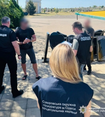 На Одещині викрили завідувача кладовища, який «продавав» місця для поховання