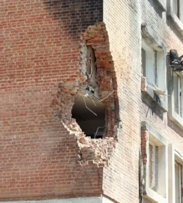 З&#039;явилися відео прильоту по будівлі ТЦК у Полтаві