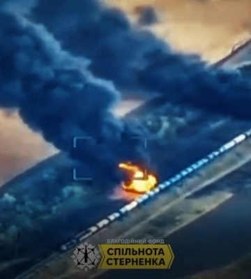 На Запоріжжі знищили потяг окупантів із паливом (ВІДЕО)