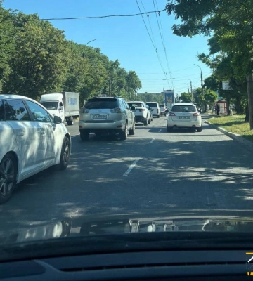 У Черкасах на колі ДТП: на місці працює регулювальник (ФОТО)