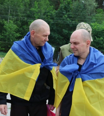 Україна повернула з полону ще одну групу захисників і цивільних