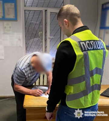 Фіктивна інвалідність за 5 тис. доларів: викрито двох ділків, які допомагали ухилянтам уникнути мобілізації