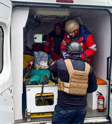 Ворожий снаряд поцілив біля магазина у центрі Куп'янська: є загиблі та поранені