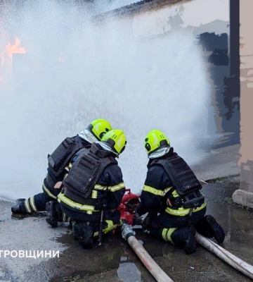 Среди шести пострадавших в результате атаки РФ в Кривом Роге - два спасателя - ГСЧС