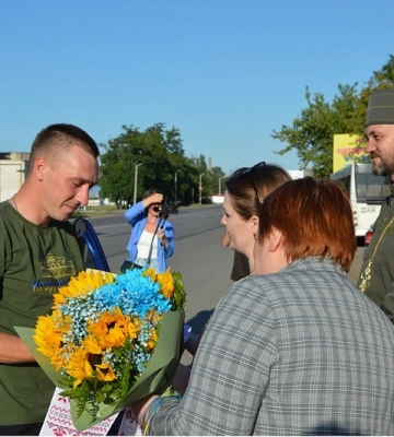 У Кропивницькому зустріли звільненого з російського полону Андрія Непоменка 