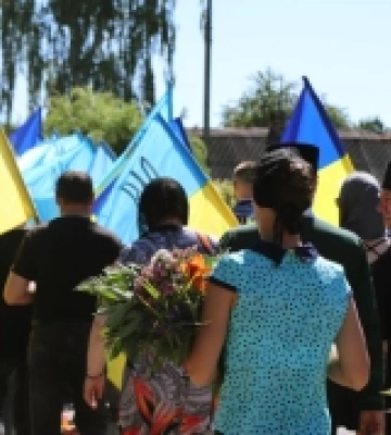 Навіки 28: на Рівненщині в останню путь провели воїна-волонтера Олександра Коваля