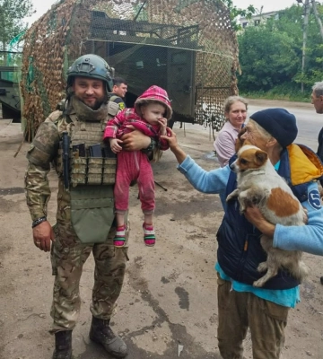 Воїни волинської бригади евакуювали родину з пекла прифронтового села