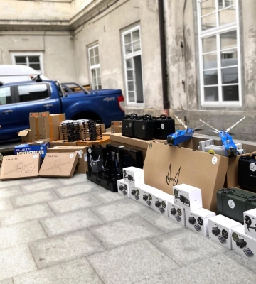 Що громада Львова передає на фронт