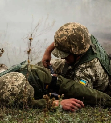 Восьмий за літо обмін полоненими: додому повернулася ще одна група українських захисників і цивільних людей