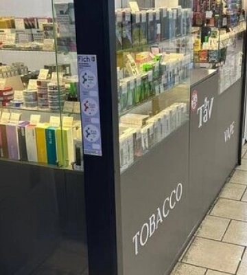 Після обшуків БЕБ мережа з продажу електронних сигарет UVape відкрила новий магазин біля КМДА
