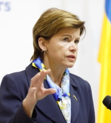 Глава МЗС Латвії відреагувала на масовану атаку по Києву: Україні треба більше можливостей для оборони
