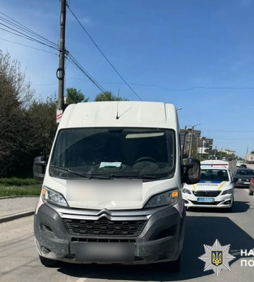 На Хмельниччині водія мікроавтобуса судитимуть за смертельний наїзд на літню людину