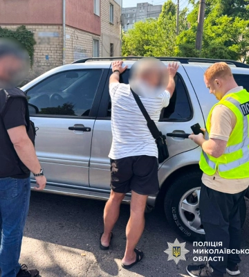 У Миколаєві викрито медика та посередника які за гроші «відмазували» ухилянтів від мобілізації. ФОТО