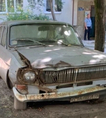 Львів очищає вулиці: 29 занедбаних авто заберуть на штрафмайданчик