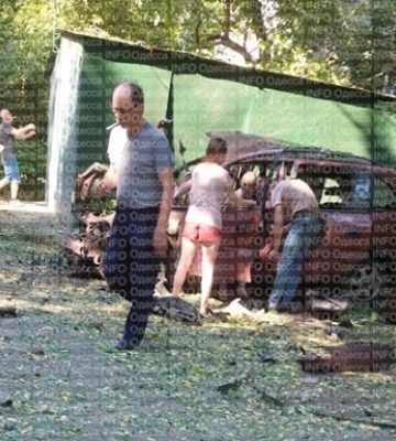 В Одессе взорвался автомобиль, в котором находился мужчина