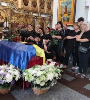 Полтавська громада провела в останню путь загиблого воїна