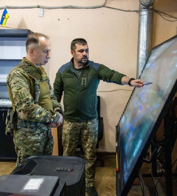 Росіяни намагаються тиснути кількістю на Харківщині. Близько десятка боїв точаться щодня, - Сирський. ФОТО