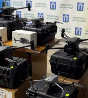 Рівненська громада передала військовим 54 дрони та 12 зарядних станцій