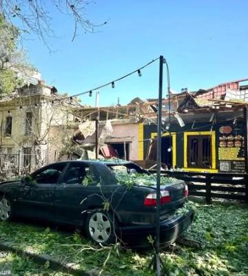 Кількість постраждалих внаслідок атаки на Миколаїв зросла до двох: пошкоджені десятки будинків