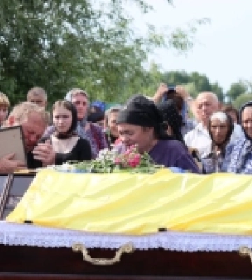 Вважали зниклим безвісти: на Волині провели в останню путь загиблого воїна