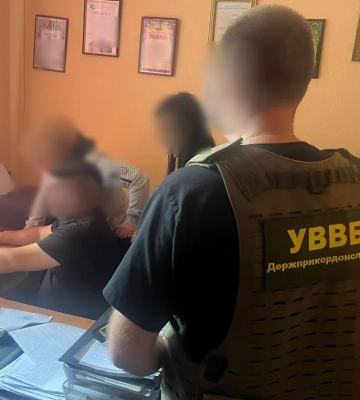 Фіктивне працевлаштування у школах: на Чернігівщині викрито схему ухилення від мобілізації, - ДПСУ. ФОТОрепортаж