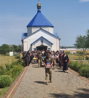 Рівненщина попрощалася з двома воїнами, життя яких обірвала війна