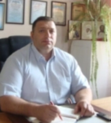Три автівки, земля, нерухомість й майже 800 тисяч доходу: що у декларації директора рожищенського дитячого притулку