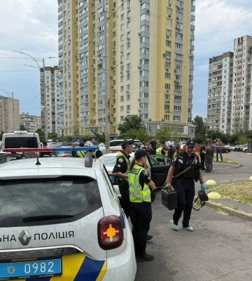 У Деснянському районі Києва невідомий застрелив чоловіка