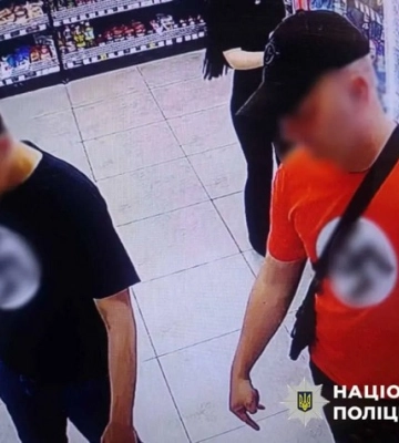 У Києві затримали двох іноземних покидьків, які ходили в одязі з нацистською символікою