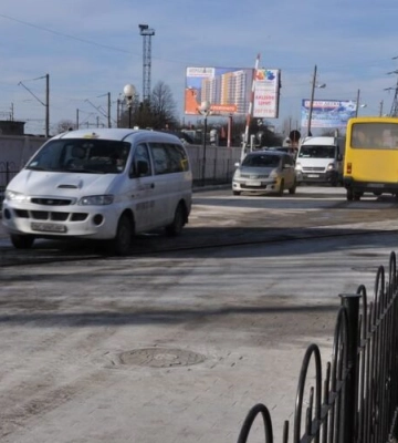 У Львові на два дні перекриють рух транспорту через залізничний переїзд: де саме