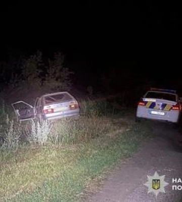 Смертельна ДТП на Полтавщині: легковик злеті з дороги і перекинувся