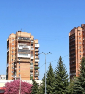 Армія РФ обстріляла Костянтинівку: повідомляють про «приліт» у 14-поверховий будинок