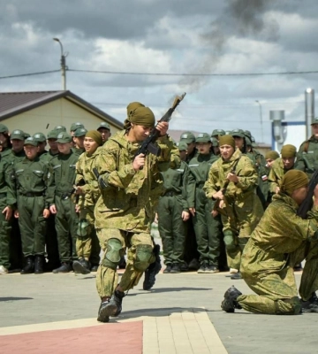 РФ вывезла более 100 подростков из Запорожья на военные сборы