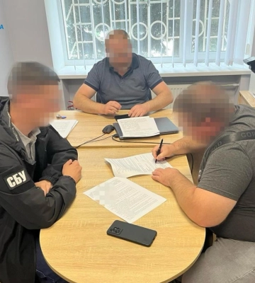 Чоловік обдурив директора підприємства у Черкасах та купив шини за завищеними цінами