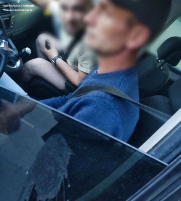 У Рівному затримали нетверезого водія з фальшивими номерними знаками