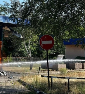 Росіяни вдарили дроном по АЗС у Марганці