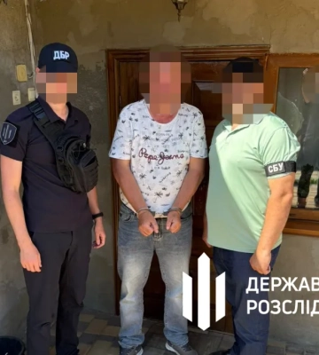 На Одещині розслідують схему &quot;звільнення&quot; чоловіків від служби: серед фігурантів — батько й син-поліцейські