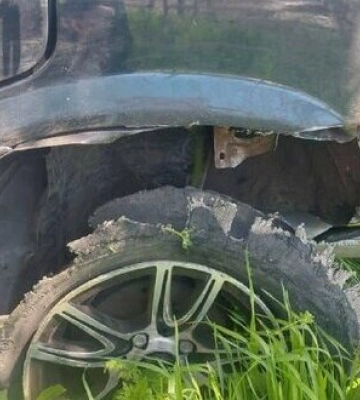 Три человека ранены в результате удара вражеского FPV-дрона по автомобилю в Запорожье