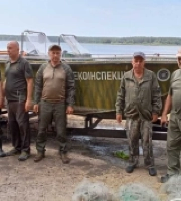 На Хрінницькому водосховищі екоінспектори вилучили понад 120 метрів незаконних сіток