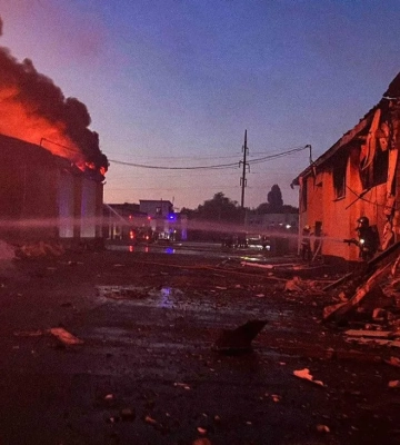 Через дронову атаку на Київщині спалахнули пожежі, є постраждалі: ОВА показала наслідки